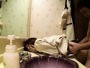 Nippon teen banged in hotel room