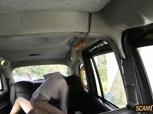 Super hot lady pays blowjob in the cab