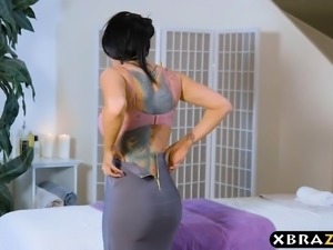 Working MILF takes her first anal relaxation massage