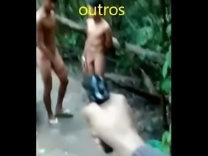 Gore Brasil posta video com novinhos em apuro