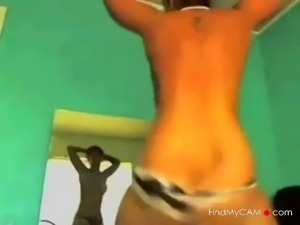 Hot dance and ass shakin video! 2