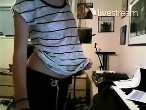 18yr timid that is adorable woman on livestream