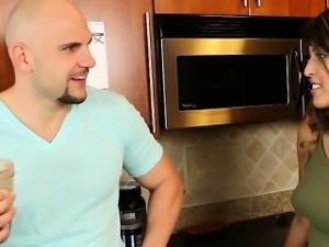Cum filling day is set on the calendar by Sophia and her guy