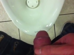 Urinal piss 2