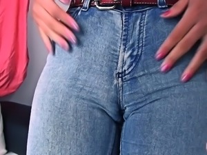 Cameltoe Jeans Perfect Body Latina! Ass, Tits, Pussy! Amazin