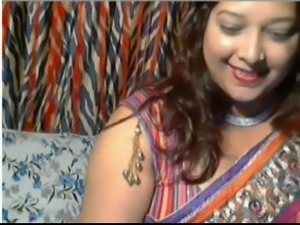 Horny Desi Aunt on webcam