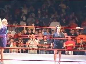 WWE Divas Torrie Wilson vs. Stacy Keibler vs. Ivory WWE Live Bikini Contest