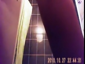 Hidden shower cam captures a hot chick getting completely n