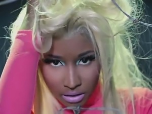 Nicki Minaj - Beez In The Trap (XXX)