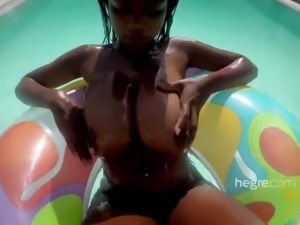 sexy naked ebony pool time fun