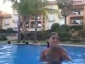 Sexy Morrocan Babe Dance in Swimming pool