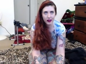 Amateur drunk chick lost control masturbate on webcam