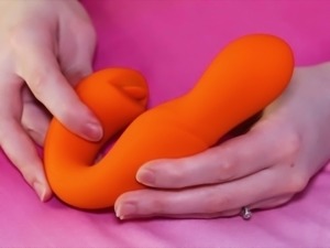 Playing with HoneyPlayBox&#039;s &quot;Joi&quot; clitoris licking vibrator.
