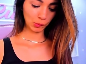 Naughty Chick Loves To Fuck Her Tight Pussy