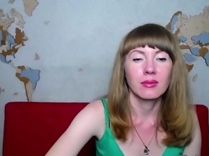 Ukrainian MILF amateur strips off on webcam