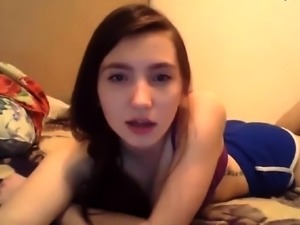 Webcam records amateur teens blowjob
