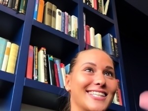 Amateur hottie solo masturbation