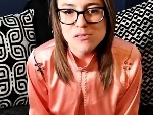 Webcam fun mature brunette with toys cum on cam