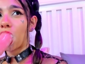 Amateur brunette ariana marie solo toying